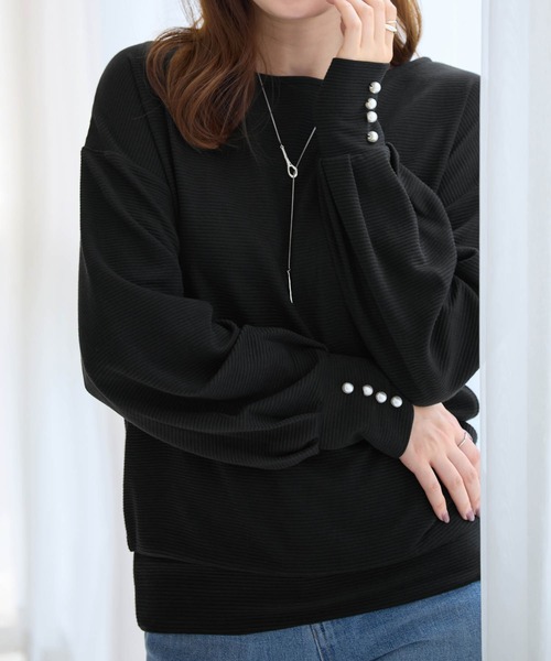 alotta(アロッタ)の「パール調ボタン柔らかカットソーゆるトップス(Tシャツ/カットソー・レディース・ブラック/モカ/ネイビー/ボルドー/グレイッシュブルー・LL/L/M)」の2枚目の写真
