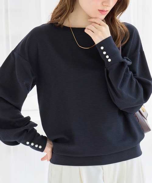 alotta(アロッタ)の「パール調ボタン柔らかカットソーゆるトップス(Tシャツ/カットソー・レディース・ブラック/モカ/ネイビー/ボルドー/グレイッシュブルー・LL/L/M)」の6枚目の写真