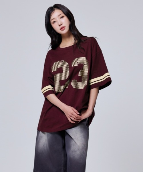 Vini(ヴィニ)の「【Vini】オーバーフィット ヴィンテージライク ラグビー半袖Tシャツ(Tシャツ/カットソー・メンズ・バーガンディー/ダークグリーン/ライトベージュ・SMALL/MEDIUM/LARGE)」の3枚目の写真