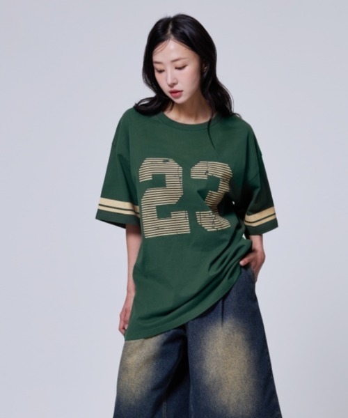 Vini(ヴィニ)の「【Vini】オーバーフィット ヴィンテージライク ラグビー半袖Tシャツ(Tシャツ/カットソー・メンズ・バーガンディー/ダークグリーン/ライトベージュ・SMALL/MEDIUM/LARGE)」の1枚目の写真