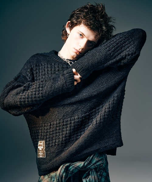 glamb(グラム)の「Backstage Knit / バックステージニット(ニット/セーター・メンズ・ブラック/カーキ・S/M/L)」の1枚目の写真