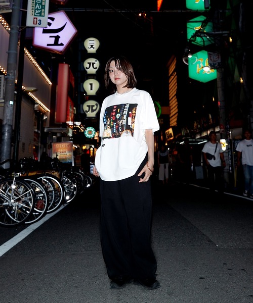 NOSTALVIA(ノスタルヴィア)の「NOSTALVIA ノスタルヴィア Ura Namba / ウラナンバ Tシャツ(Tシャツ/カットソー・メンズ・ホワイト/ブラック・SMALL/MEDIUM/LARGE/X-LARGE/XX-LARGE)」の5枚目の写真