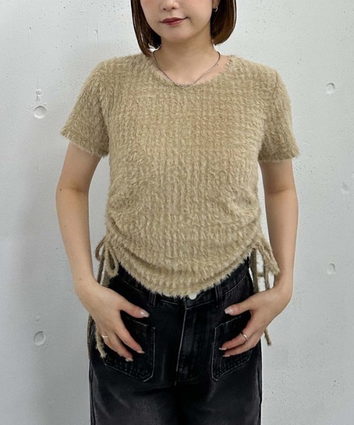 archives(アルシーヴ)の「サイドドロストフェザーカットTOPS(Tシャツ/カットソー・レディース・ベージュ/ブラック/アイボリー・MEDIUM)」の3枚目の写真