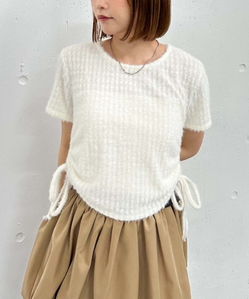 archives(アルシーヴ)の「サイドドロストフェザーカットTOPS(Tシャツ/カットソー・レディース・ベージュ/ブラック/アイボリー・MEDIUM)」の2枚目の写真