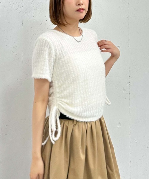 archives(アルシーヴ)の「サイドドロストフェザーカットTOPS(Tシャツ/カットソー・レディース・ベージュ/ブラック/アイボリー・MEDIUM)」の6枚目の写真