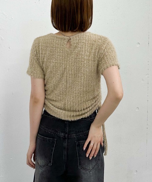 archives(アルシーヴ)の「サイドドロストフェザーカットTOPS(Tシャツ/カットソー・レディース・ベージュ/ブラック/アイボリー・MEDIUM)」の21枚目の写真