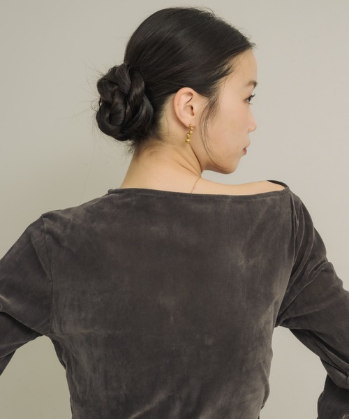 NEUNA（ヌナ）の「シアーベロアドレープトップス（Tシャツ/カットソー・レディース・ブラック/アイボリー/チャコールグレー・FREE）」の6枚目の写真