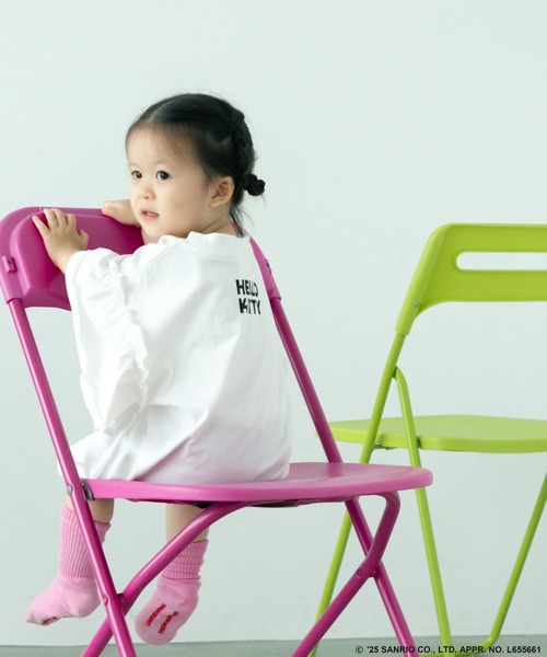 LOWRYS FARM（ローリーズファーム）の「【HELLO KITTY】ロックフリルＴシャツ　 572654（Tシャツ/カットソー・キッズ・チャコールグレー/オフホワイト・110cm/120cm/130cm/140cm/150cm）」の4枚目の写真