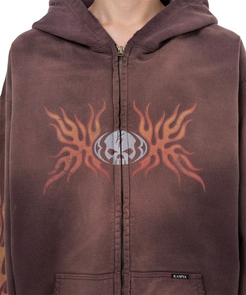 KAMIYA(カミヤ)の「“Skull Flame”Distressed Zip-up Hoodie(スウェット・メンズ・ブラック/ブラウン/ホワイト・L/M/S)」の4枚目の写真