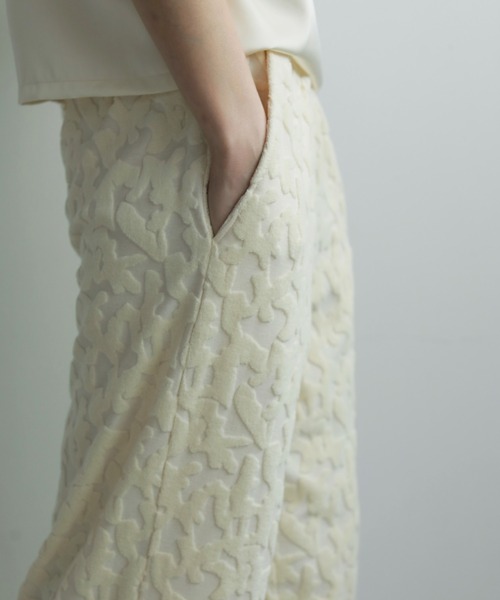 anuke（アンヌーク）の「Jacquard Rough Pants（その他パンツ・レディース・アイボリー/ブラック・36inch/38inch）」の4枚目の写真