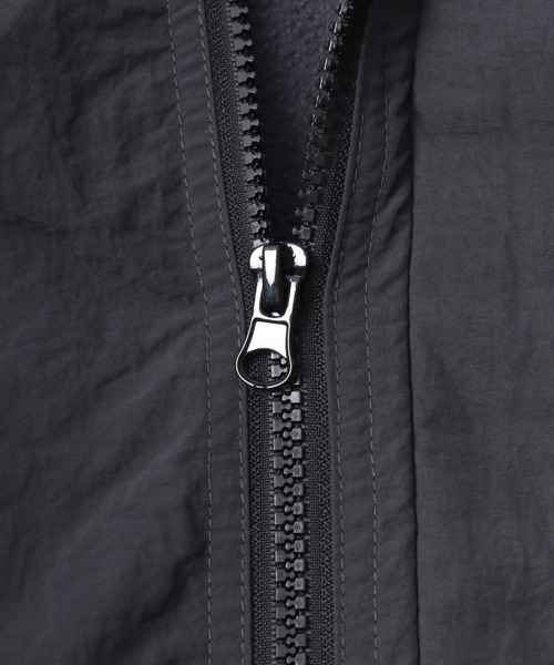 DISCUS（ディスカス）の「DISCUS/ディスカス Fleece Lining Nylon Jacket/オーバーサイズ 裏フリース ナイロンジャケット/トラックジャケット/ブルゾン/レディース メンズ（ナイロンジャケット・レディース・ブラック/ベージュ/ネイビー/アイボリー・LL/M/L）」の5枚目の写真