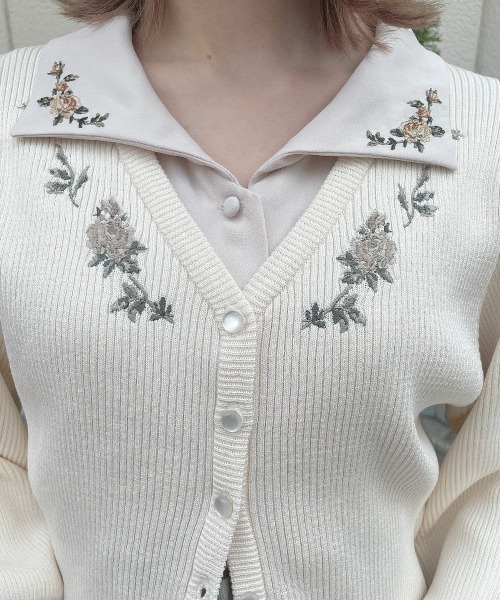 an another angelus(アンアナザーアンジェラス)の「ローズ刺繍リブニットカーディガン(Tシャツ/カットソー・レディース・オフホワイト/ブルー/グリーン・フリー)」の8枚目の写真