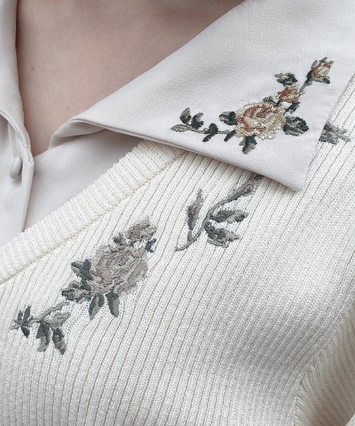 an another angelus(アンアナザーアンジェラス)の「ローズ刺繍リブニットカーディガン(Tシャツ/カットソー・レディース・オフホワイト/ブルー/グリーン・フリー)」の9枚目の写真