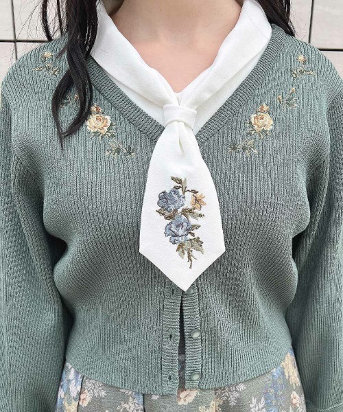 an another angelus(アンアナザーアンジェラス)の「ローズ刺繍リブニットカーディガン(Tシャツ/カットソー・レディース・オフホワイト/ブルー/グリーン・フリー)」の19枚目の写真