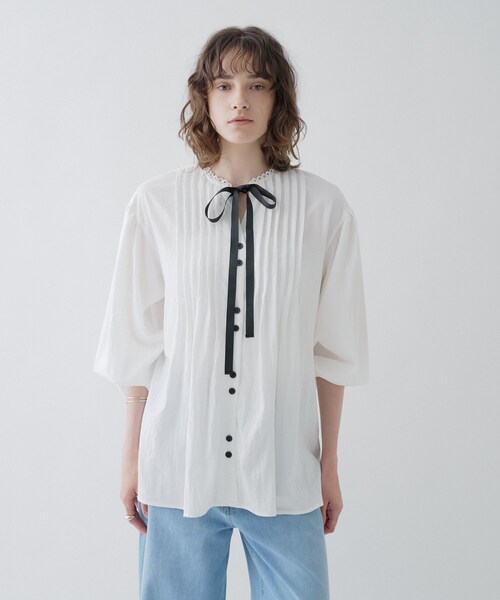cloenc（クロエンス）の「【マシンウォッシュ】リボンピンタックブラウス（シャツ/ブラウス・レディース・ホワイト/ブラック/サックスブルー・02）」の2枚目の写真