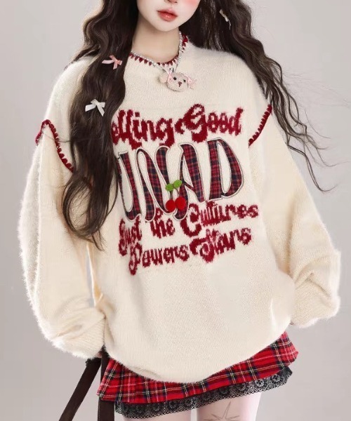 セール】レトロロゴ×チェリーブローチ付き ふわふわニットトップス