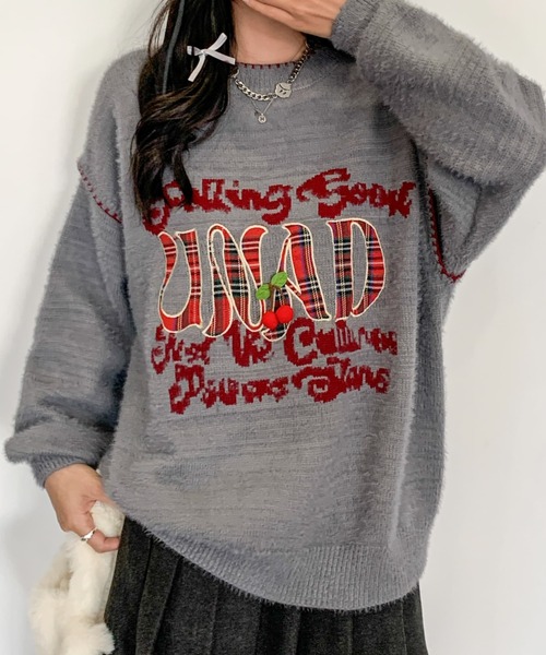 Sibra（シブラ）の「レトロロゴ×チェリーブローチ付き ふわふわニットトップス（ニット/セーター・レディース・ブラック/アイボリー/ブラウン/グレー・M）」の12枚目の写真