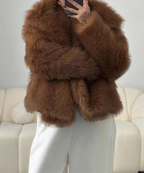 CADBURY（キャドバリー）の「ﾌｪｲｸﾌｧｰ大衿ｼｮｰﾄｺｰﾄ（その他アウター・レディース・ダークグレー/ホワイト/ブラウン/ピンク/ボルドー/オフホワイト/グレー/アイボリー/ブラック/ライトブルー・SMALL/MEDIUM/LARGE/X-LARGE）」の7枚目の写真