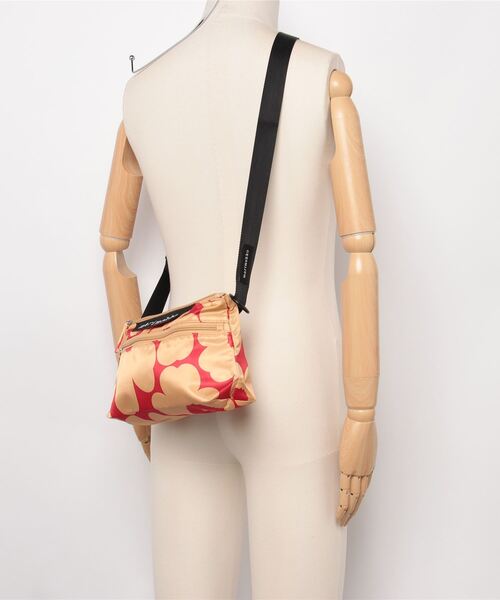 marimekko（マリメッコ）の「Unikko / Neat Crossbody shoulder bag S（ショルダーバッグ・レディース・レッド系その他・FREE）」の3枚目の写真