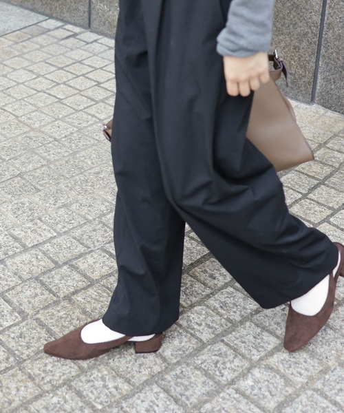 SESTO（セスト）の「スリムスクエアトゥバックストラップパンプス（パンプス・レディース・ダークブラウン/ブラック・24.5cm/25.0cm/23.0cm/24.0cm/23.5cm/22.5cm）」の20枚目の写真