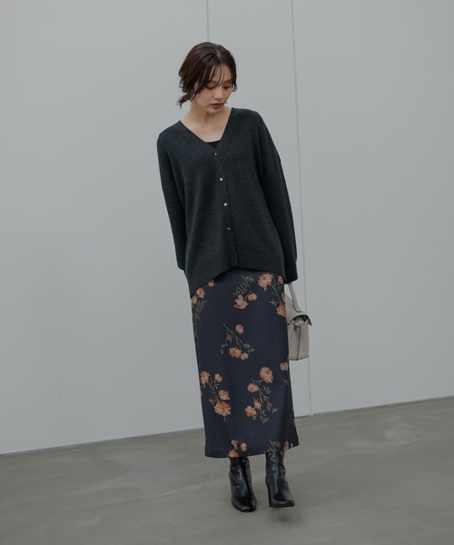 Andemiu（アンデミュウ）の「【洗える】メリノウールロングVカーディガン491830（カーディガン/ボレロ・レディース・ブラウン/オフホワイト/チャコールグレー・FREE）」の4枚目の写真