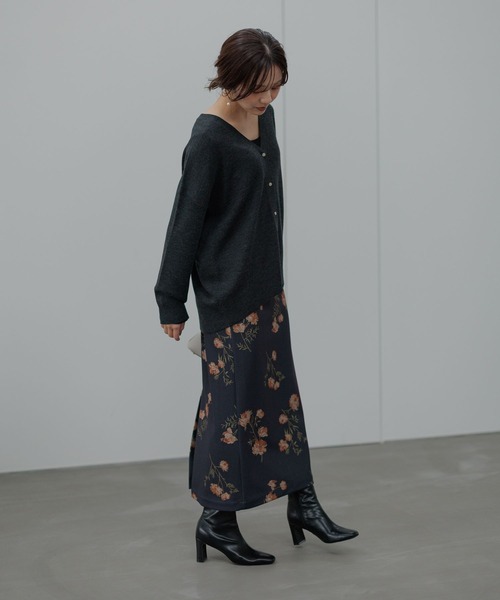 Andemiu（アンデミュウ）の「【洗える】メリノウールロングVカーディガン491830（カーディガン/ボレロ・レディース・ブラウン/オフホワイト/チャコールグレー・FREE）」の5枚目の写真