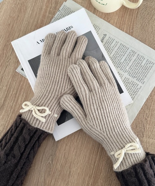 MYMOOD.（マイムード）の「ワンポイントリボン手袋（手袋・レディース・ベージュ/ブラック/アイボリー/レッド/ピンク/グレー・FREE）」の4枚目の写真