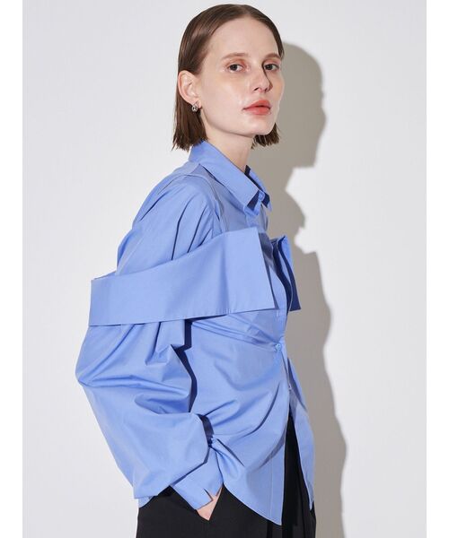 ELENDEEK（エレンディーク）の「レイヤードオフショルダーシャツ（シャツ/ブラウス・レディース・オフホワイト/ブルー・FREE）」の16枚目の写真