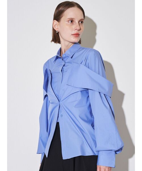 ELENDEEK（エレンディーク）の「レイヤードオフショルダーシャツ（シャツ/ブラウス・レディース・オフホワイト/ブルー・FREE）」の17枚目の写真