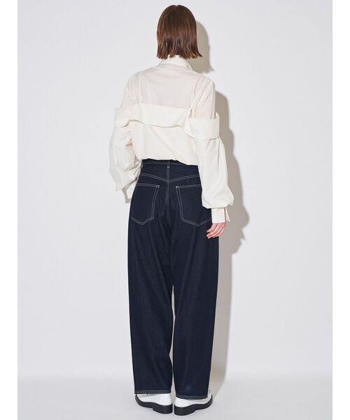 ELENDEEK（エレンディーク）の「レイヤードオフショルダーシャツ（シャツ/ブラウス・レディース・オフホワイト/ブルー・FREE）」の12枚目の写真