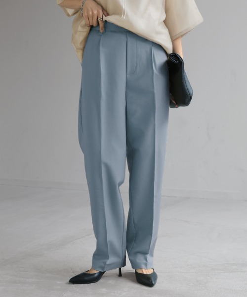 HUG.U（ハグユー）の「＜選べる形＆丈＞ すらっと綺麗パンツ テーパードorストレート（スラックス・レディース・ブラウン/レッド/ベージュ系その他/レッド系その他/ベージュ/ダークグレー/ネイビー/イエロー/ブルー系その他/グリーン系その他/ブラック系その他/ブラック/ライトブルー/カーキ/ブラウン系その他/グレー系その他/ブルー系その他2/イエロー系その他・L(レギュラー丈)/M(レギュラー丈)/XL(レギュラー丈)/L(ショート丈)/M(ショート丈)/XL(ショート丈)/L(トール丈)/M(トール丈)/XL(トール丈)）」の14枚目の写真