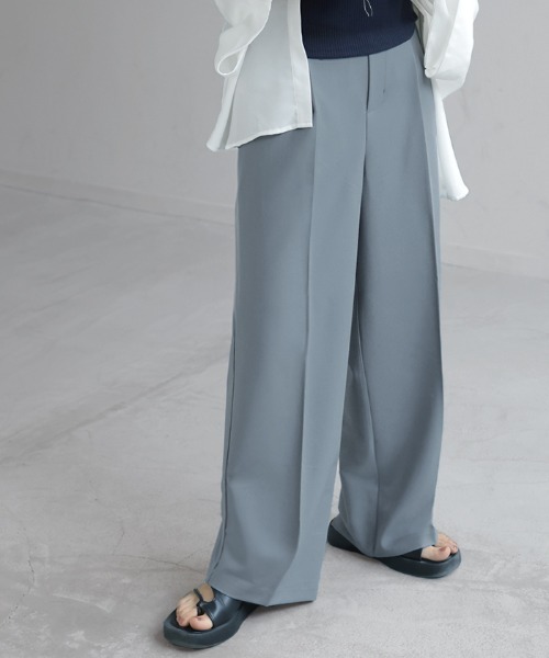 HUG.U（ハグユー）の「＜選べる形＆丈＞ すらっと綺麗パンツ テーパードorストレート（スラックス・レディース・ブラウン/レッド/ベージュ系その他/レッド系その他/ベージュ/ダークグレー/ネイビー/イエロー/ブルー系その他/グリーン系その他/ブラック系その他/ブラック/ライトブルー/カーキ/ブラウン系その他/グレー系その他/ブルー系その他2/イエロー系その他・L(レギュラー丈)/M(レギュラー丈)/XL(レギュラー丈)/L(ショート丈)/M(ショート丈)/XL(ショート丈)/L(トール丈)/M(トール丈)/XL(トール丈)）」の12枚目の写真