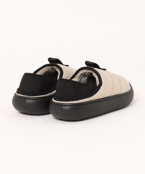 crocs（クロックス）の「crocs クロックス CLASSIC PUFF MOC【暖かボア/2WAY/軽量】レディースシューズ スリッポン 踵が踏める(クラシックパフモック) 210706（スリッポン・レディース・ブラック/アイボリー/イエロー系その他・22.0cm/24.0cm/23.0cm）」の4枚目の写真
