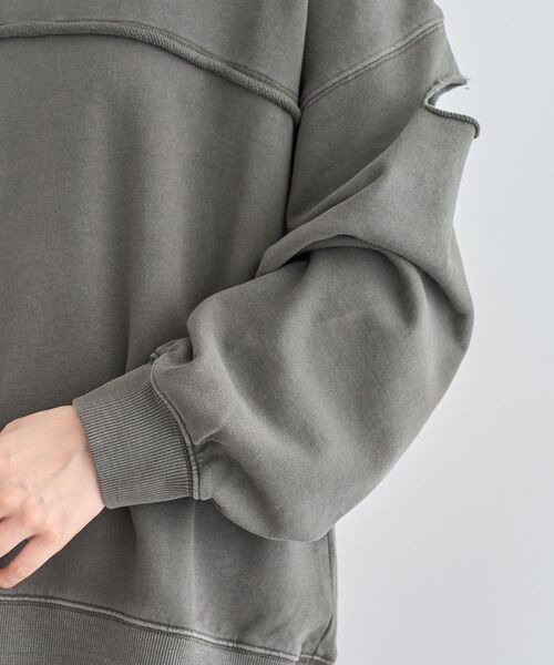 Green　Parks（グリーンパークス）の「・DOUBLE FLAGS カットオフピグメントスウェット（スウェット・レディース・チャコールグレー/ブラウン/ネイビー・FREE）」の15枚目の写真