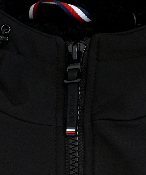 TOMMY HILFIGER（トミーヒルフィガー）の「ソフトシェルパフォーマンスフーディ 裏ボア中綿ジャケット SOFTSHELL PERFORMANCE  HOODY WITH SOFT SHERPA LINING（ダウンジャケット/コート・メンズ・ブラック/オリーブ・S/M/L/XL）」の10枚目の写真