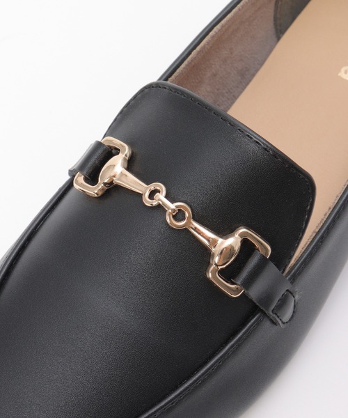 ikka（イッカ）の「GOKU楽ソフトPUビットローファー（ローファー・レディース・ベージュ/ブラック・M/L）」の5枚目の写真