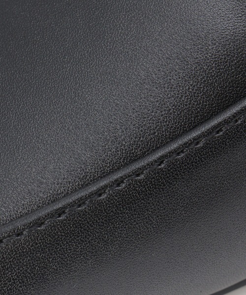 ikka（イッカ）の「GOKU楽ソフトPUビットローファー（ローファー・レディース・ベージュ/ブラック・M/L）」の3枚目の写真