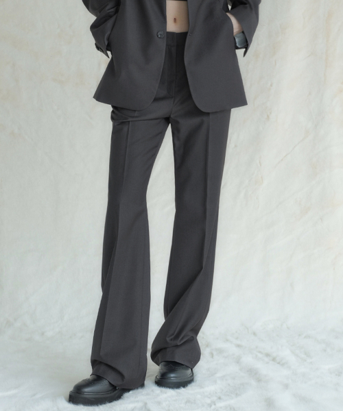 AVANDRESS（アバンドレス ）の「Semi Bootscut Slacks 102 BLACK（スラックス・レディース・ブラック・SMALL/MEDIUM/LARGE）」の3枚目の写真