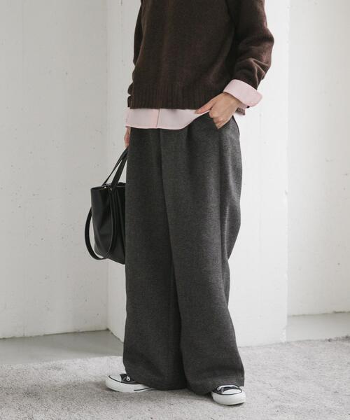 URBAN RESEARCH DOORS（アーバンリサーチドアーズ）の「『仁村紗和さん着用』『UR TECH』完声/暖タックイージーパンツ（その他パンツ・レディース・グレー系その他/チャコールグレー・SMALL/MEDIUM/LARGE）」の6枚目の写真