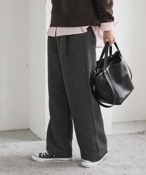 URBAN RESEARCH DOORS（アーバンリサーチドアーズ）の「『仁村紗和さん着用』『UR TECH』完声/暖タックイージーパンツ（その他パンツ・レディース・グレー系その他/チャコールグレー・SMALL/MEDIUM/LARGE）」の8枚目の写真