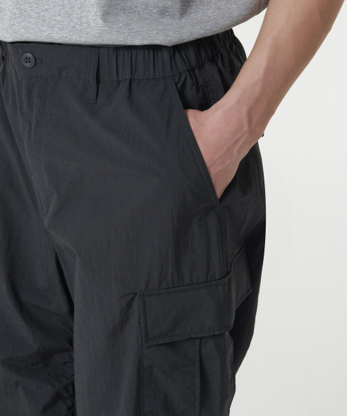 MUSINSA STANDARD（ムシンサスタンダード）の「ナイロンワイドシェアリングカーゴパンツ[ダークグレー]（その他パンツ・メンズ・その他・26/28/30/32/34/36/38/40/42）」の5枚目の写真