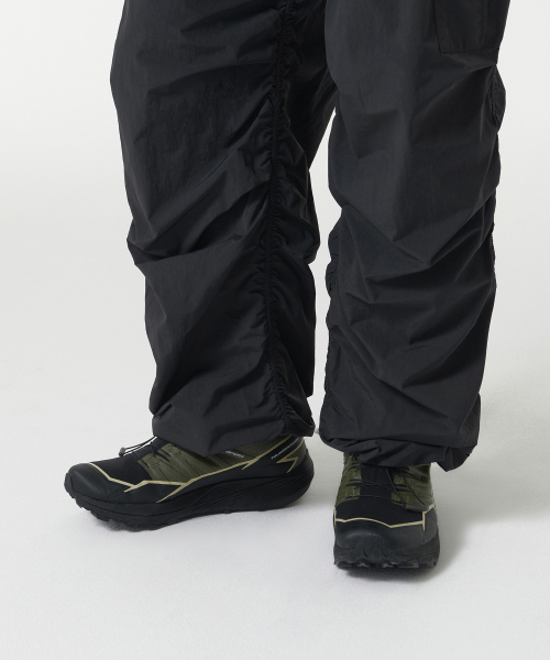MUSINSA STANDARD（ムシンサスタンダード）の「ナイロンワイドシェアリングカーゴパンツ[ダークグレー]（その他パンツ・メンズ・その他・26/28/30/32/34/36/38/40/42）」の10枚目の写真