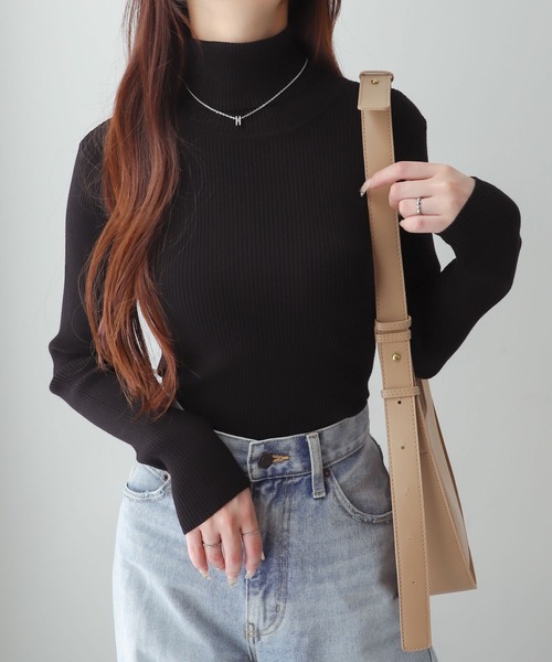 WEGO(ウィゴー)の「WEGO/リブタートルニット(ニット/セーター・レディース・ホワイト/レッド/ブラック・MEDIUM/SMALL)」の2枚目の写真