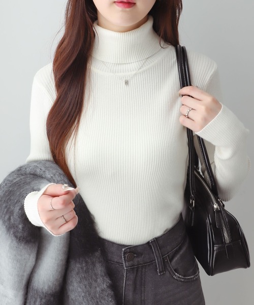 WEGO(ウィゴー)の「WEGO/リブタートルニット(ニット/セーター・レディース・ホワイト/レッド/ブラック・MEDIUM/SMALL)」の15枚目の写真