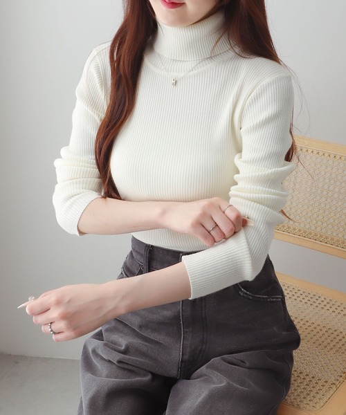 WEGO(ウィゴー)の「WEGO/リブタートルニット(ニット/セーター・レディース・ホワイト/レッド/ブラック・MEDIUM/SMALL)」の19枚目の写真