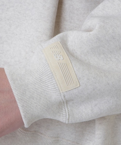 NEW BALANCE(ニューバランス)の「1000 スウェットクルーオーバーサイズフィット(スウェット・メンズ・ブラック/オフホワイト/グレー/ネイビー・SMALL/MEDIUM/X-LARGE/LARGE)」の15枚目の写真