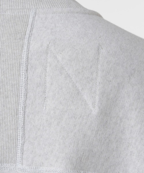 NEW BALANCE(ニューバランス)の「1000 スウェットクルーオーバーサイズフィット(スウェット・メンズ・ブラック/オフホワイト/グレー/ネイビー・SMALL/MEDIUM/X-LARGE/LARGE)」の16枚目の写真