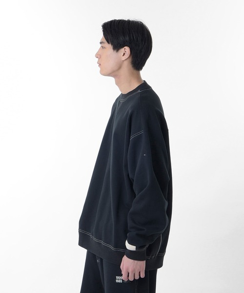 NEW BALANCE(ニューバランス)の「1000 スウェットクルーオーバーサイズフィット(スウェット・メンズ・ブラック/オフホワイト/グレー/ネイビー・SMALL/MEDIUM/X-LARGE/LARGE)」の17枚目の写真