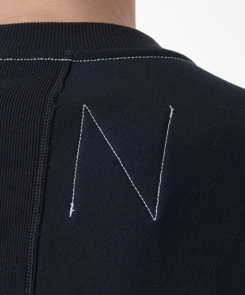 NEW BALANCE(ニューバランス)の「1000 スウェットクルーオーバーサイズフィット(スウェット・メンズ・ブラック/オフホワイト/グレー/ネイビー・SMALL/MEDIUM/X-LARGE/LARGE)」の21枚目の写真