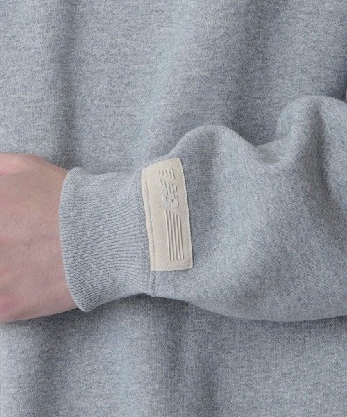 NEW BALANCE(ニューバランス)の「1000 スウェットクルーオーバーサイズフィット(スウェット・メンズ・ブラック/オフホワイト/グレー/ネイビー・SMALL/MEDIUM/X-LARGE/LARGE)」の5枚目の写真